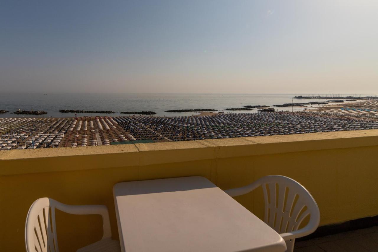 Hotel Royal Cattolica Exteriör bild